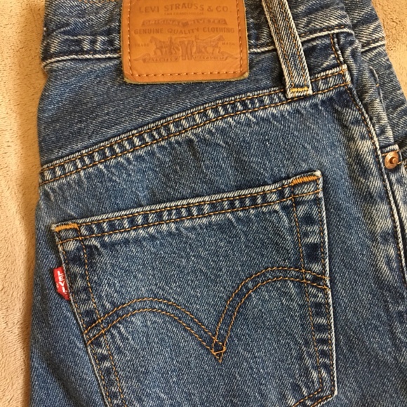 Levi’s Ribcage Straight - Picture 3 of 3